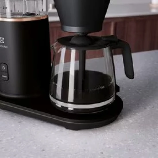 ElectroLux Ultimate Taste 700 Drip Coffee Maker 1.25 Litres, E7CM1-50GB Shop quality ElectroLux Ultimate Taste 700 Drip Coffee Maker 1.25 Litres in Kenya from vituzote.com Shop in-store or online and get countrywide delivery!